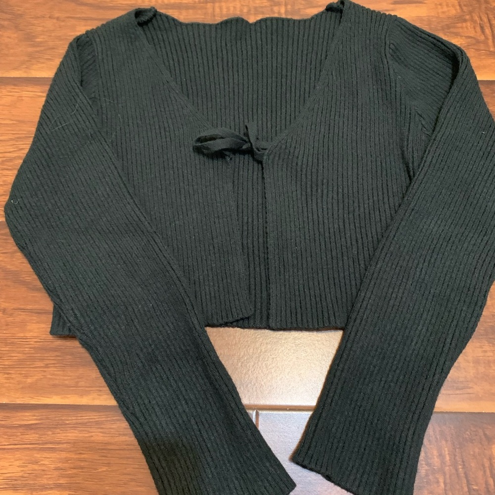 Forest green ribbed cardigan tie in front
